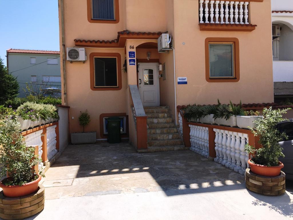 Friendly People'S Guest House Zadar Exterior photo